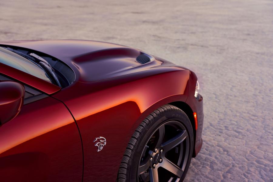 Детали экстерьера Dodge Charger SRT Hellcat (LD) 2018 года  (фото 10 из 20)